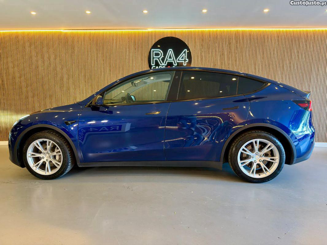Tesla Model Y Tração Traseira — fotografia 15