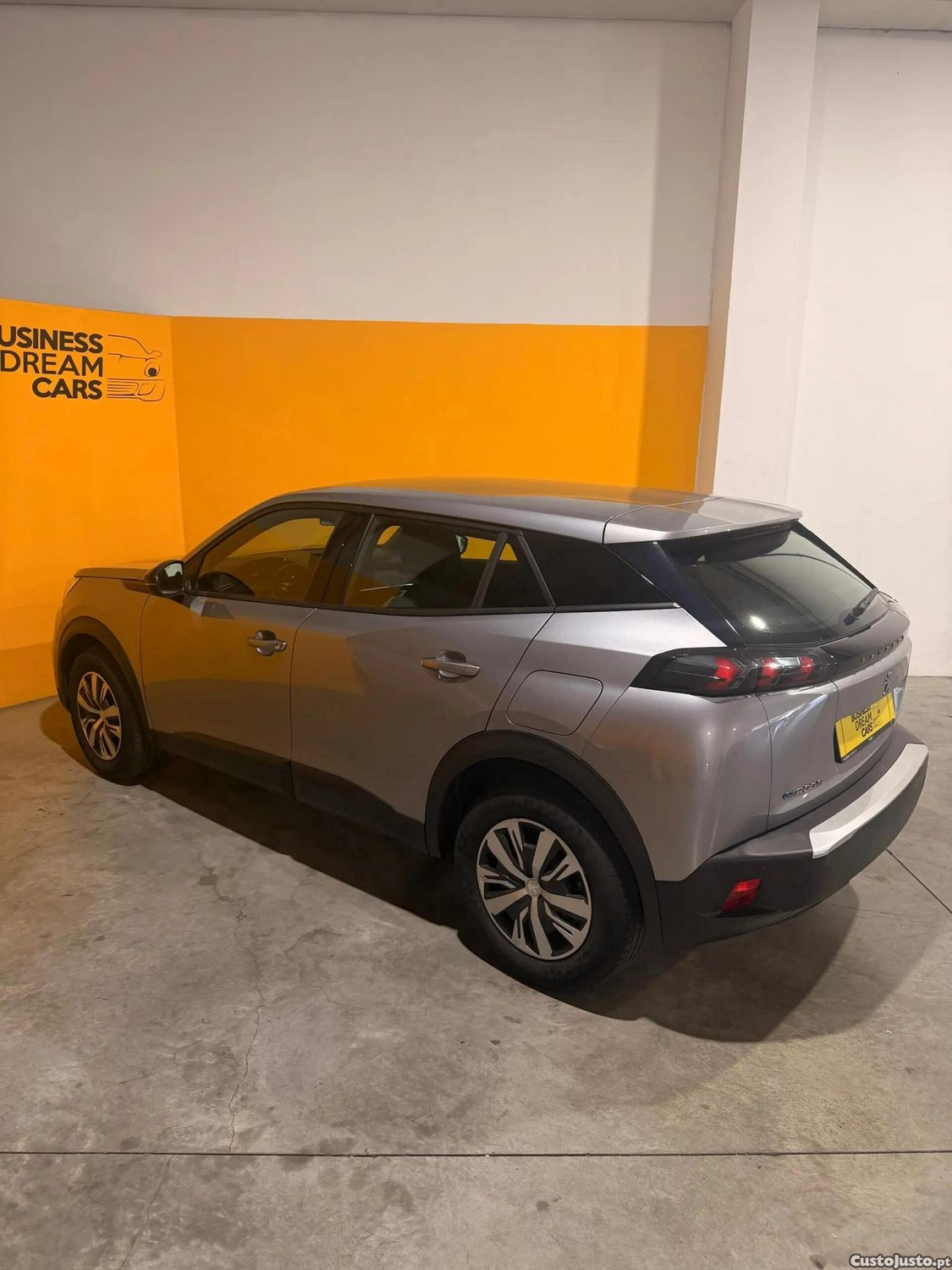 Peugeot e-2008 50 kWh Active Pack — fotografia 11
