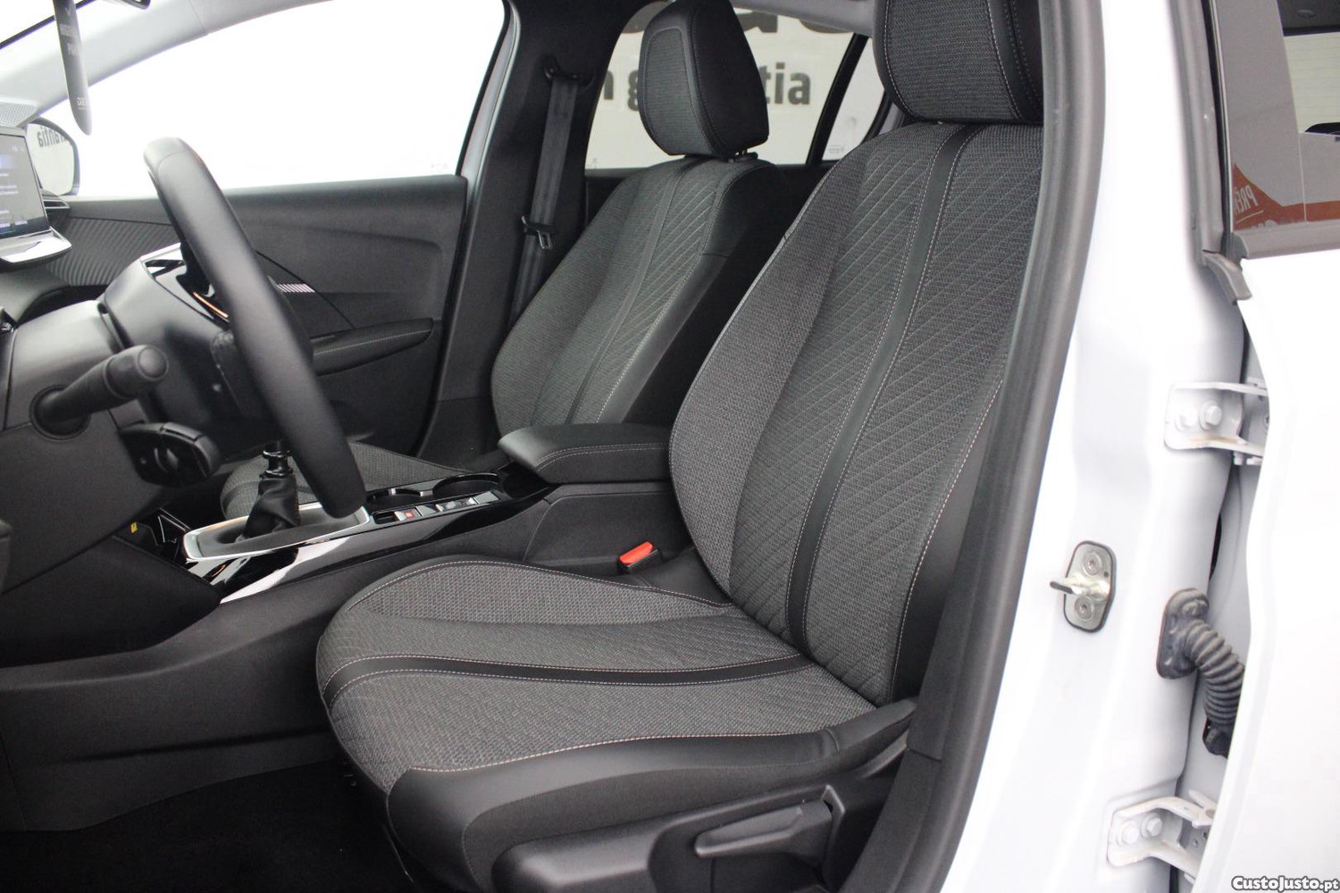 Peugeot 208 1.2 PURETECH ALLURE — fotografia 10