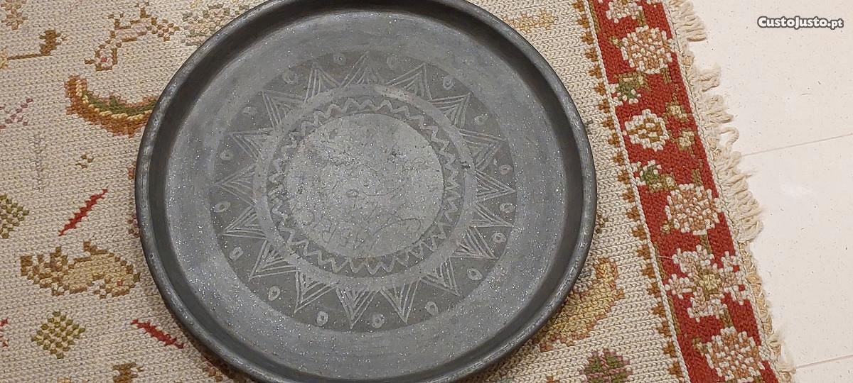 grande prato antigo barro preto de Bisalhães