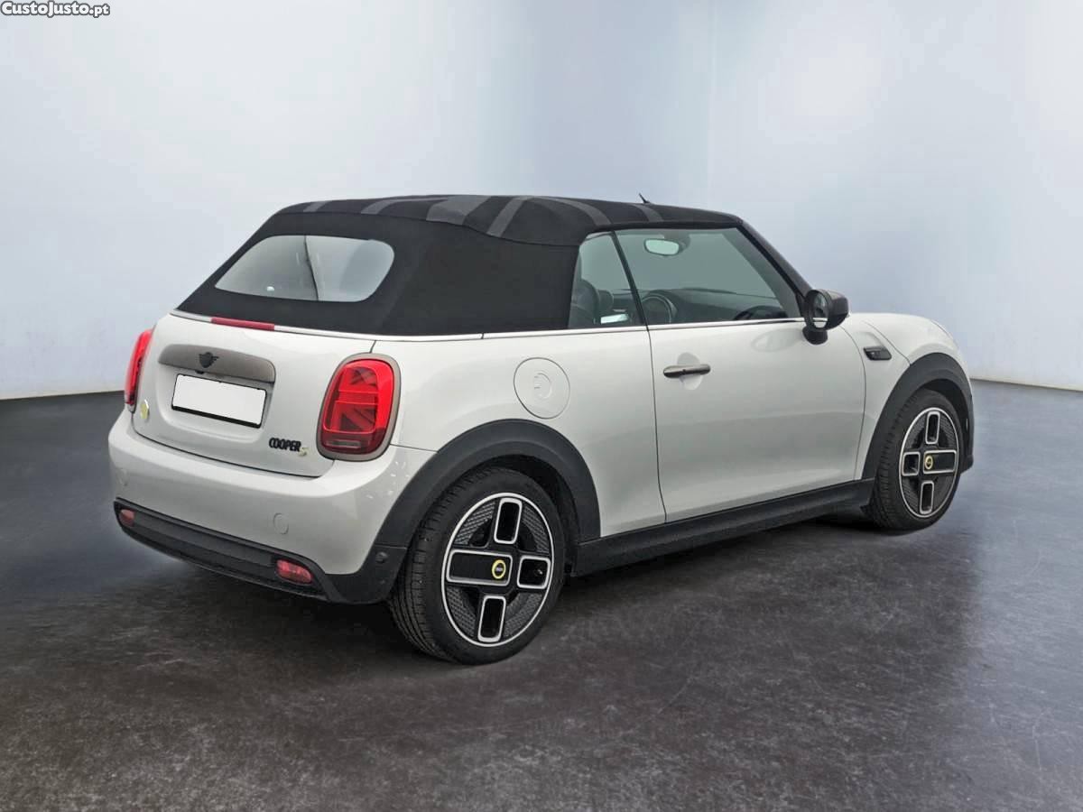 MINI Cabrio Cooper SE — fotografia 10