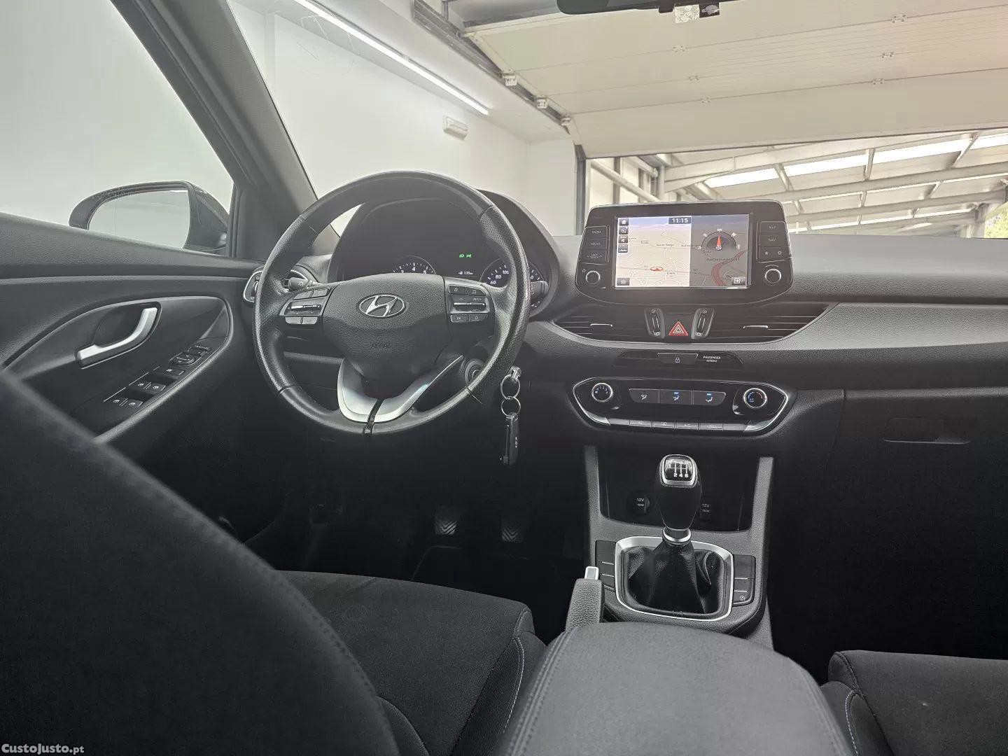 Hyundai Trajet 1.0 t-gdi comfort+navi — fotografia 10