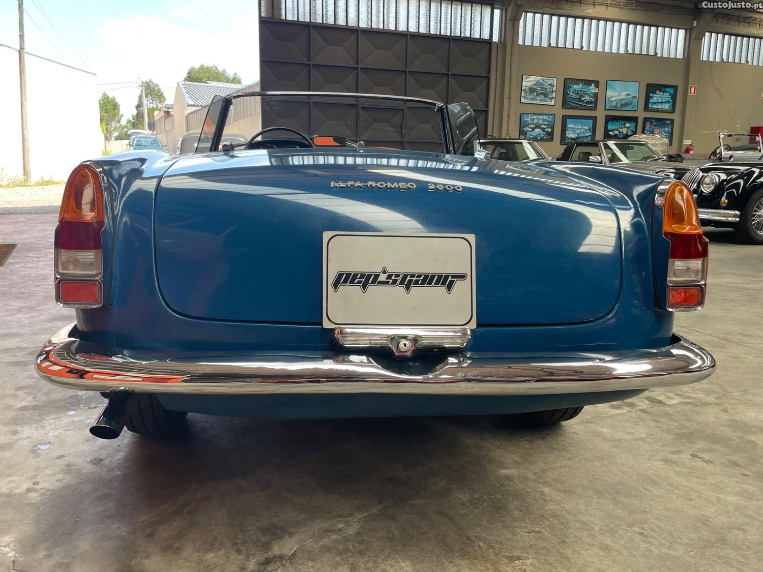 Alfa Romeo Spider 2600 touring — fotografia 7