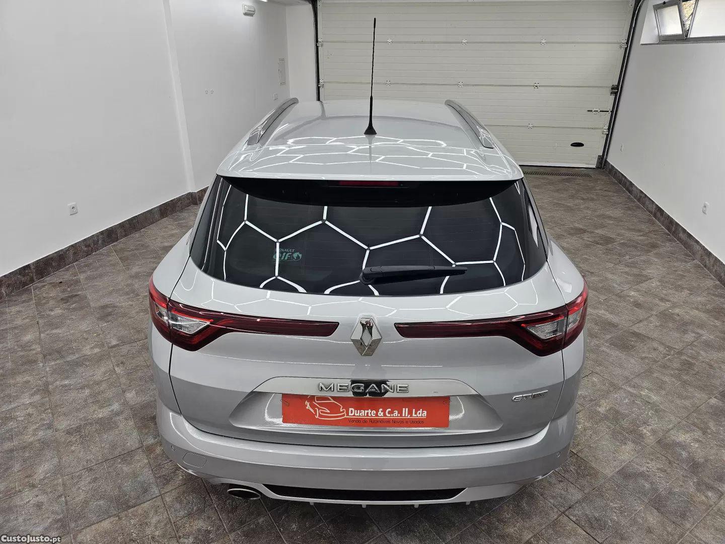 Renault Mégane 1.5 blue dci gt line edc — fotografia 15