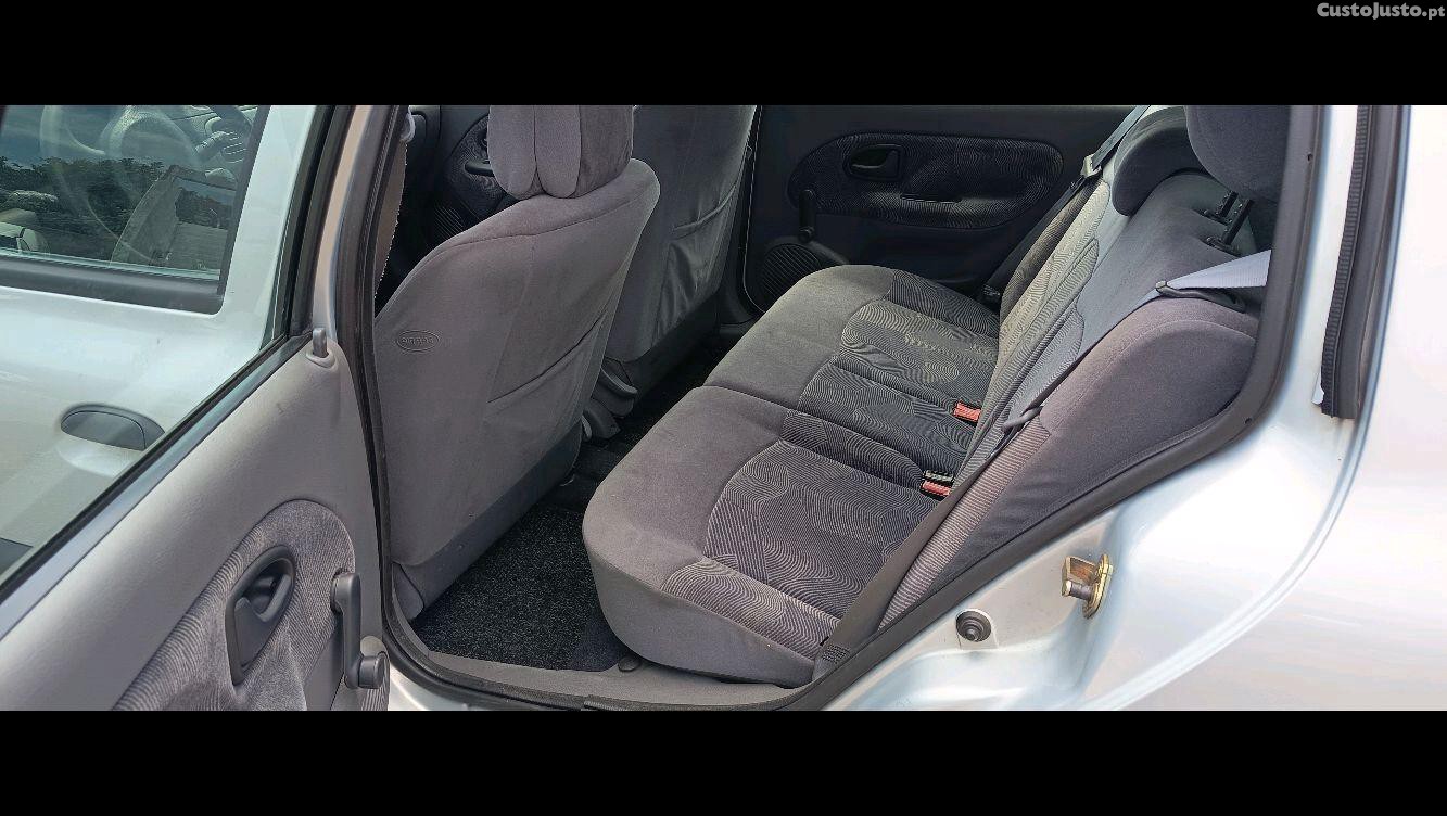 Renault Clio 1.2 — fotografia 7