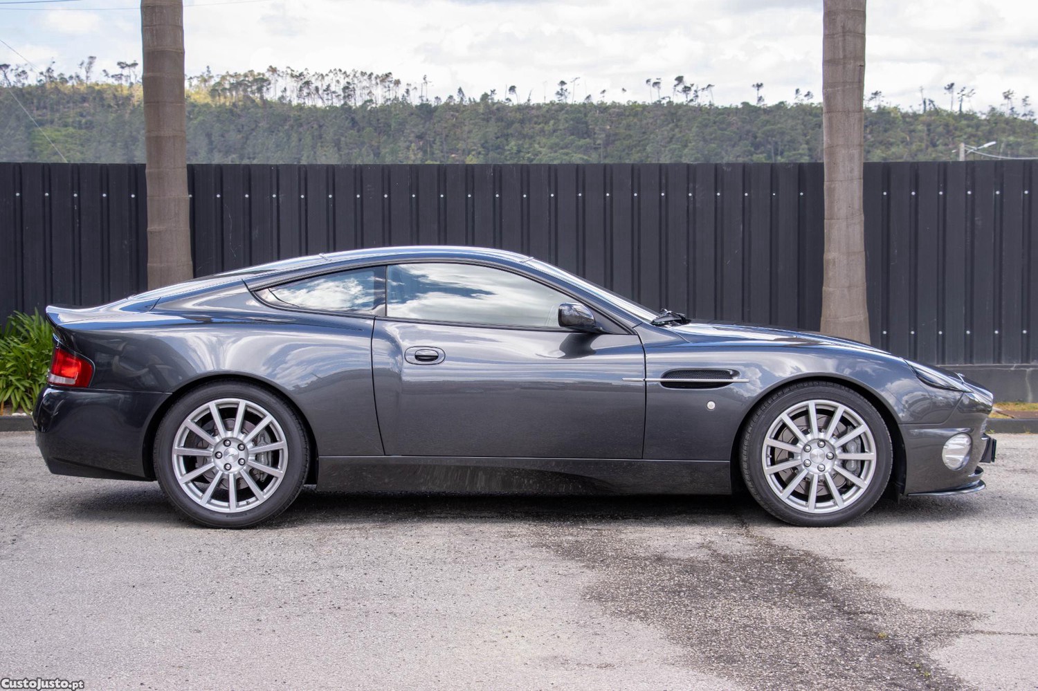 Aston Martin V12 Vanquish S — fotografia 6