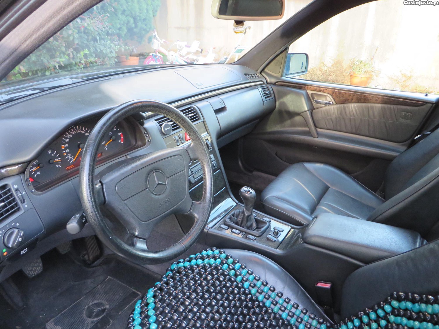 Mercedes-Benz E 250 Turbo Diesel / Excelente Estado — fotografia 7