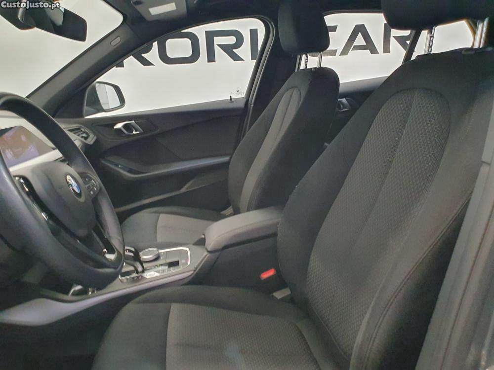 BMW 116 d Advantage Auto — fotografia 7