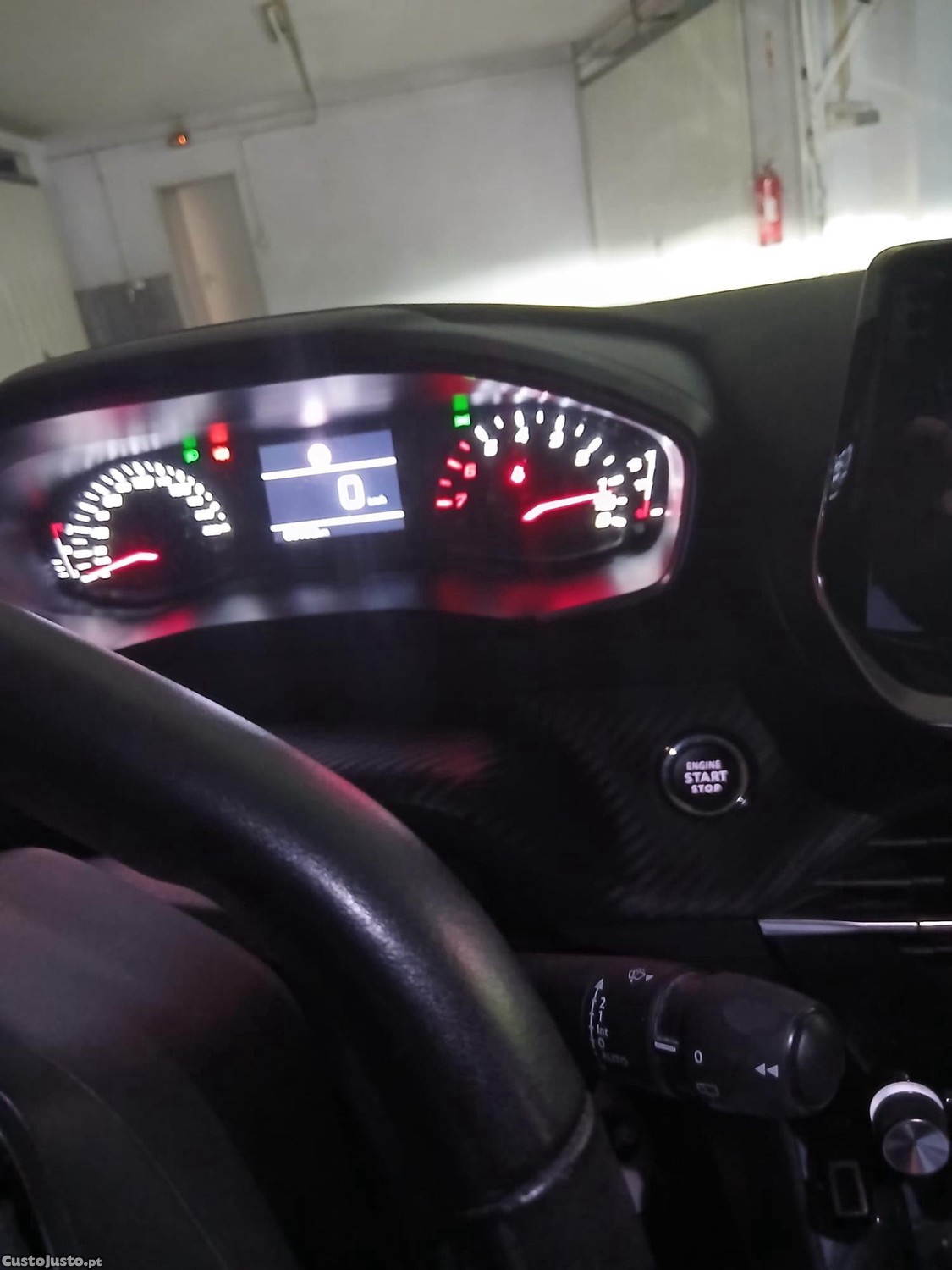 Peugeot 2008 1.2 - 21 foto 4