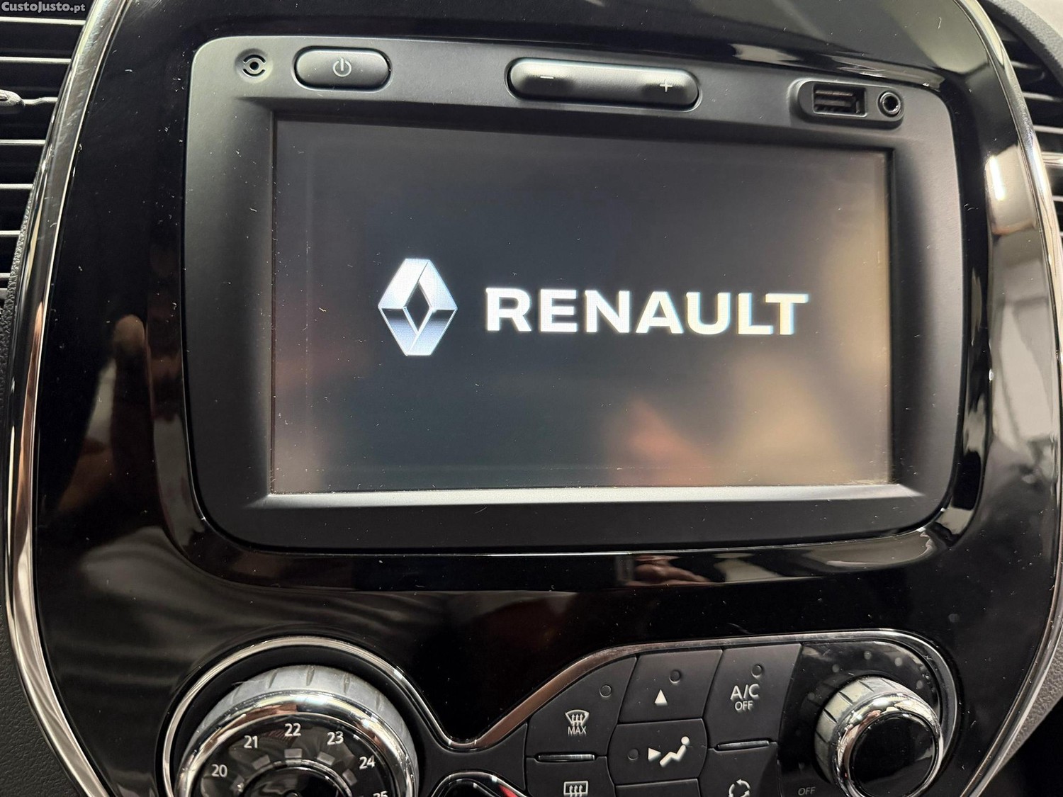Renault Captur 1.5 dCi Exclusive — fotografia 14