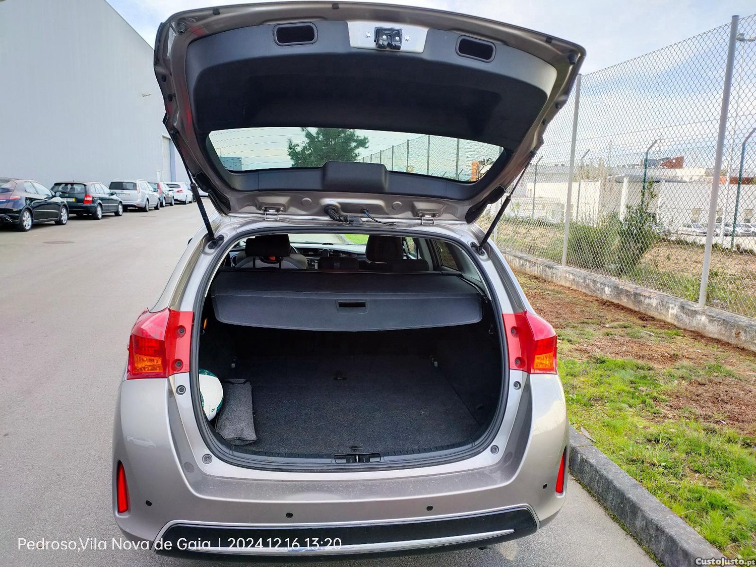 Toyota Auris 1.4 D-4D — fotografia 8