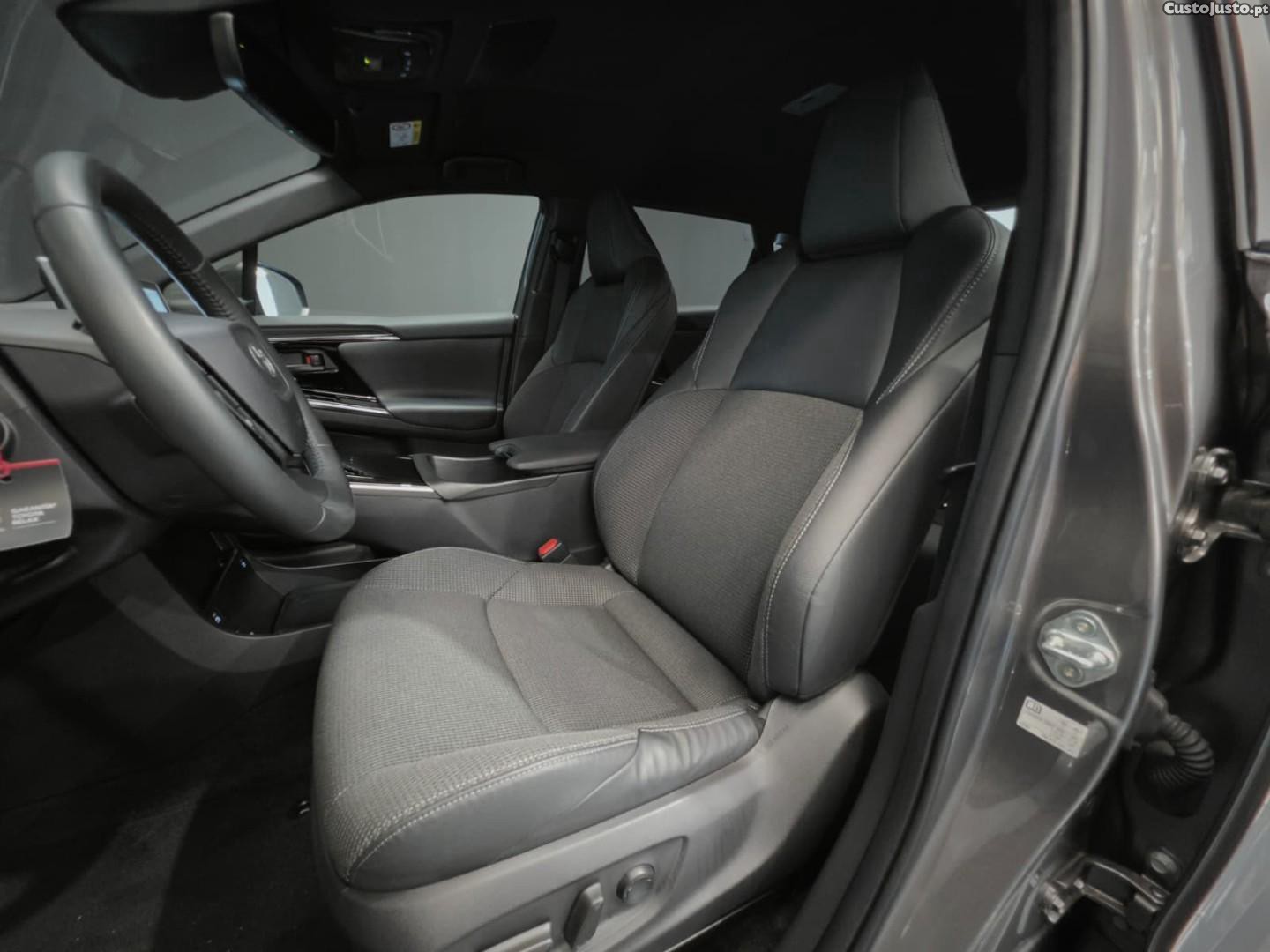 Toyota bZ4X 71,4 kWh Exclusive — fotografia 6