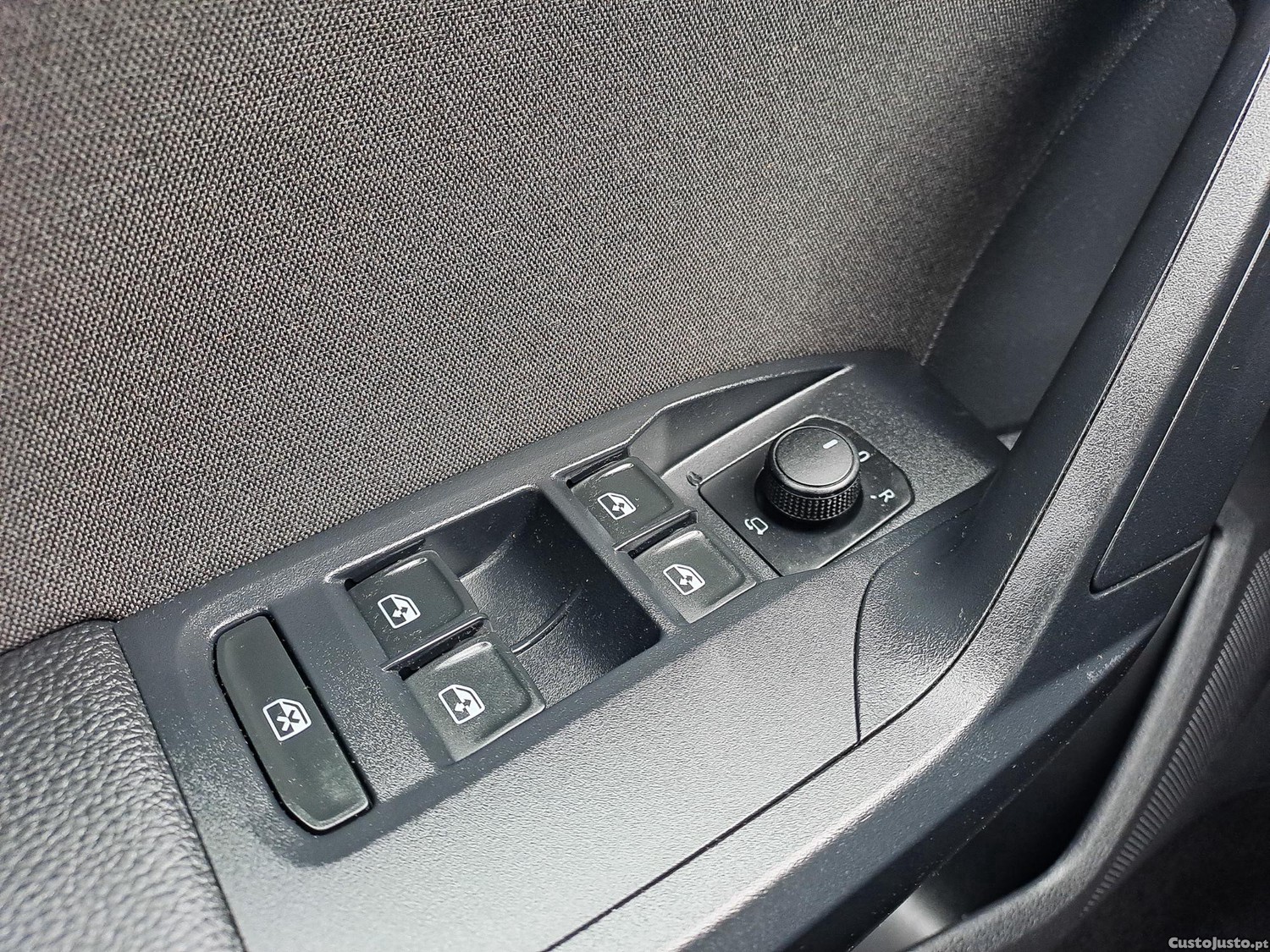 SEAT Ibiza FR 1.0TSI 95CV GASOLINA 2024 — fotografia 6