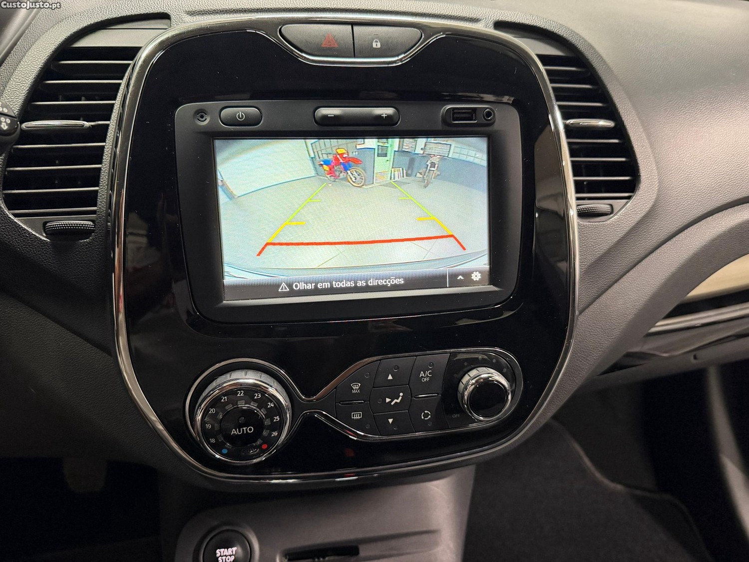 Renault Captur 1.5 dCi Exclusive — fotografia 15
