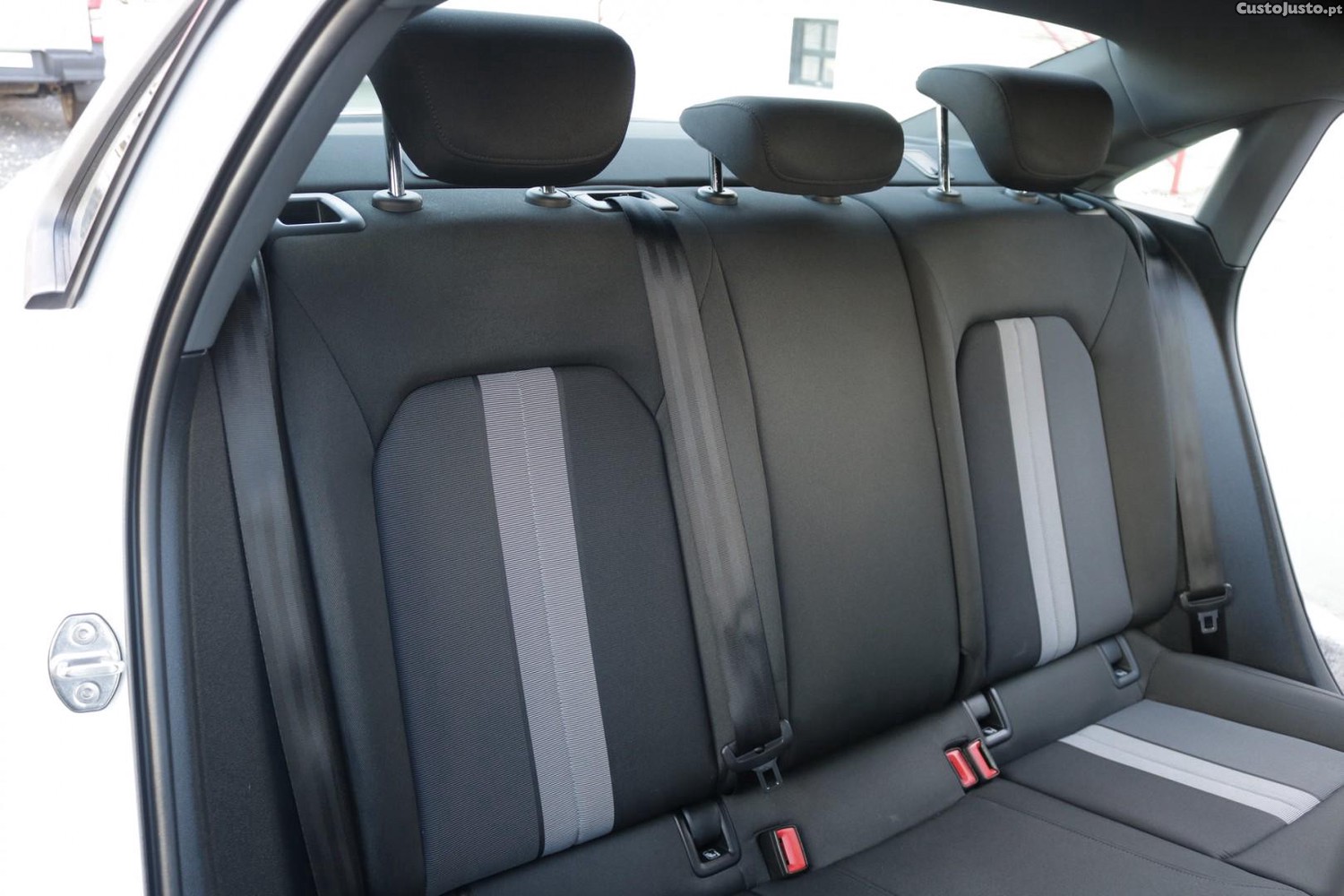 Audi A3 Limousine 30 TFSI Advanced — fotografia 39