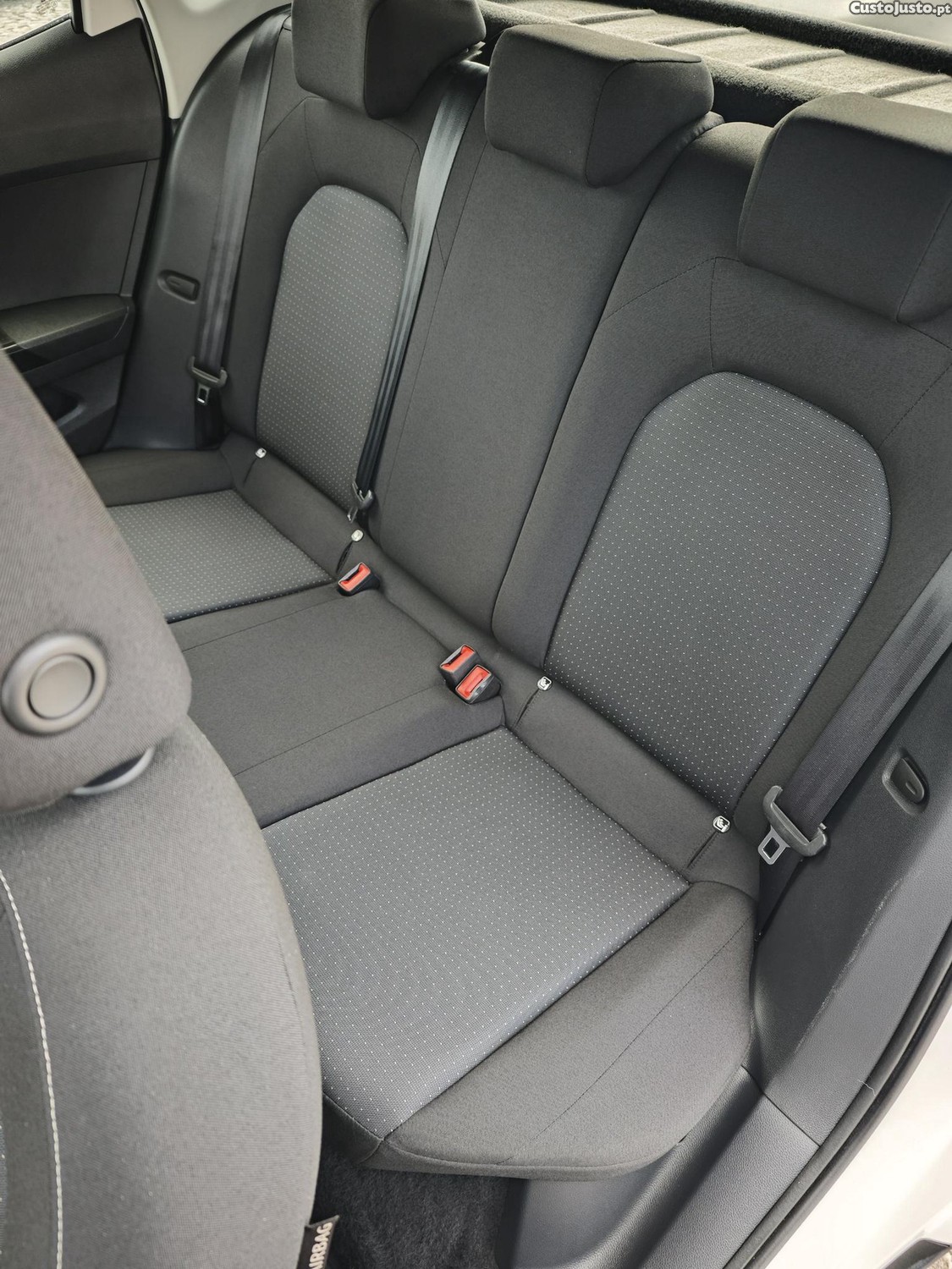 SEAT Arona TSI Style DSG — fotografia 5