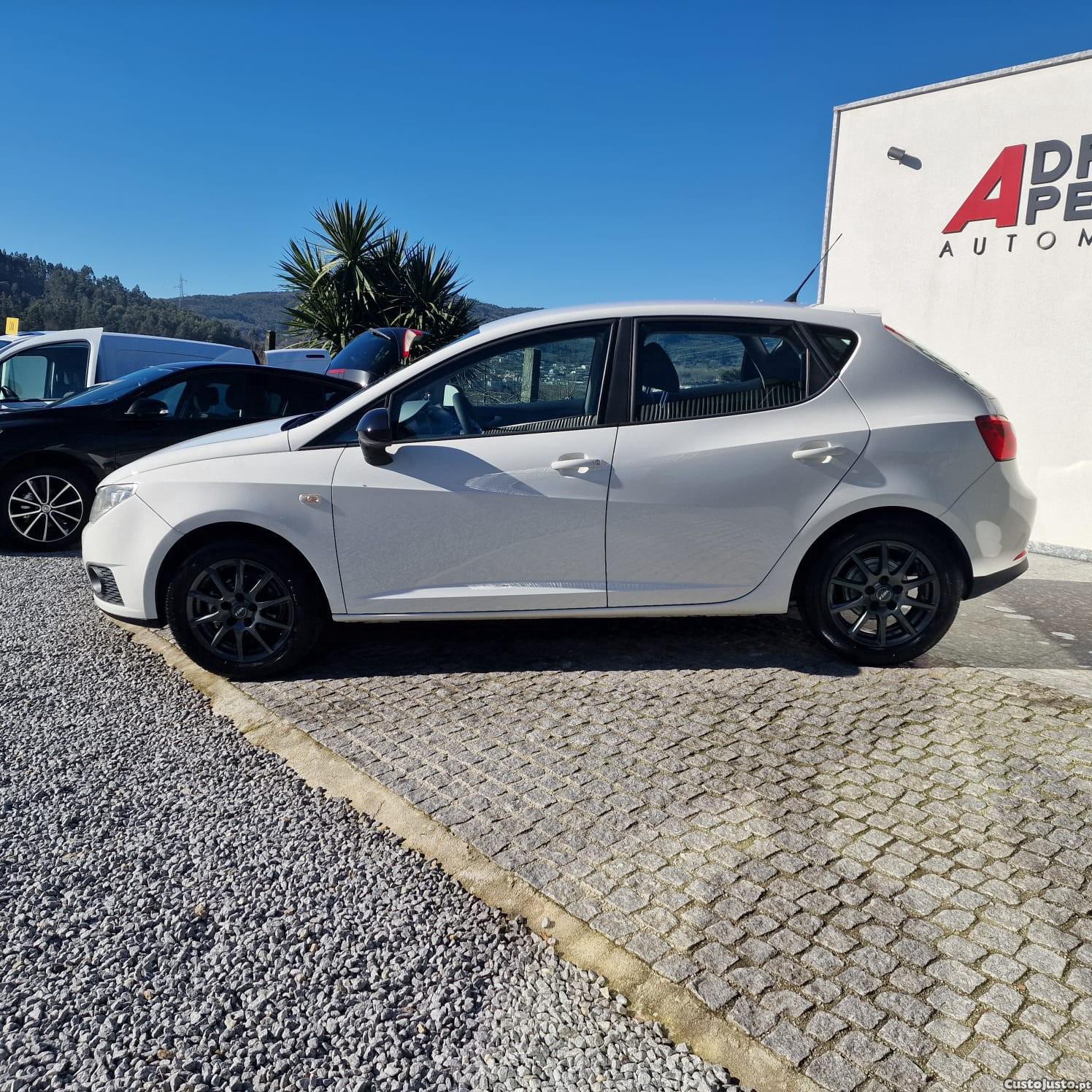 SEAT Ibiza 1.2 12V Style — fotografia 15