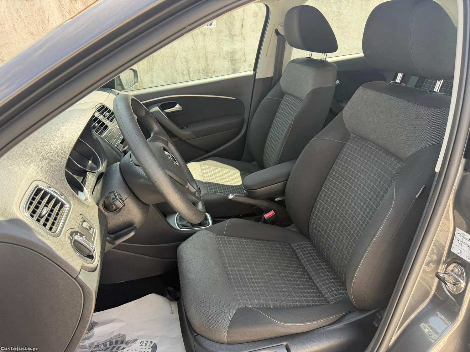 Volkswagen Polo 1.0 Confortline — fotografia 5
