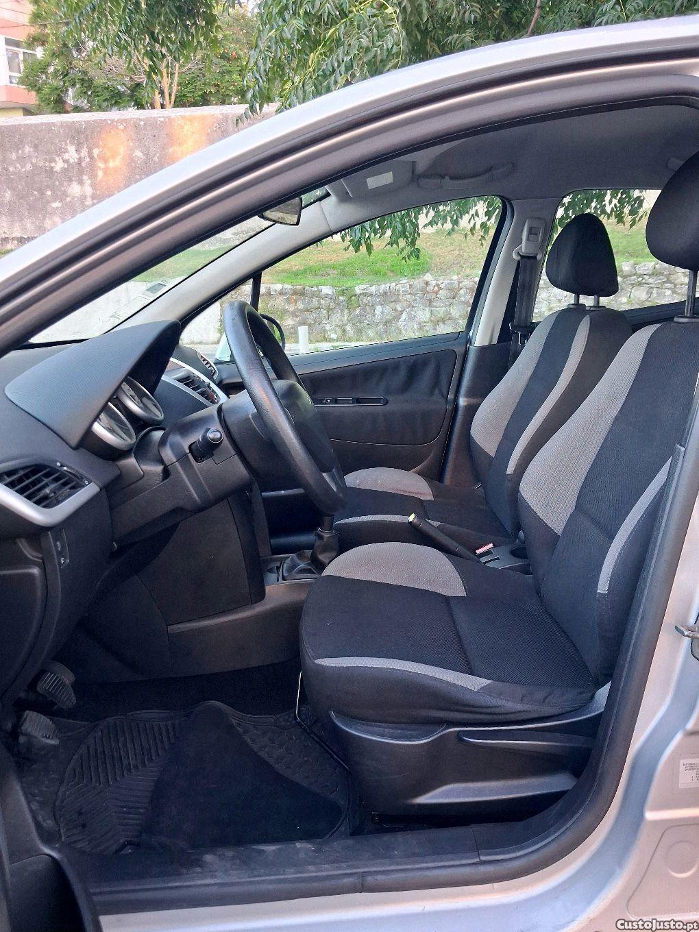 Peugeot 207 Open 1.4i-16v 5p+AC 2008 — fotografia 7
