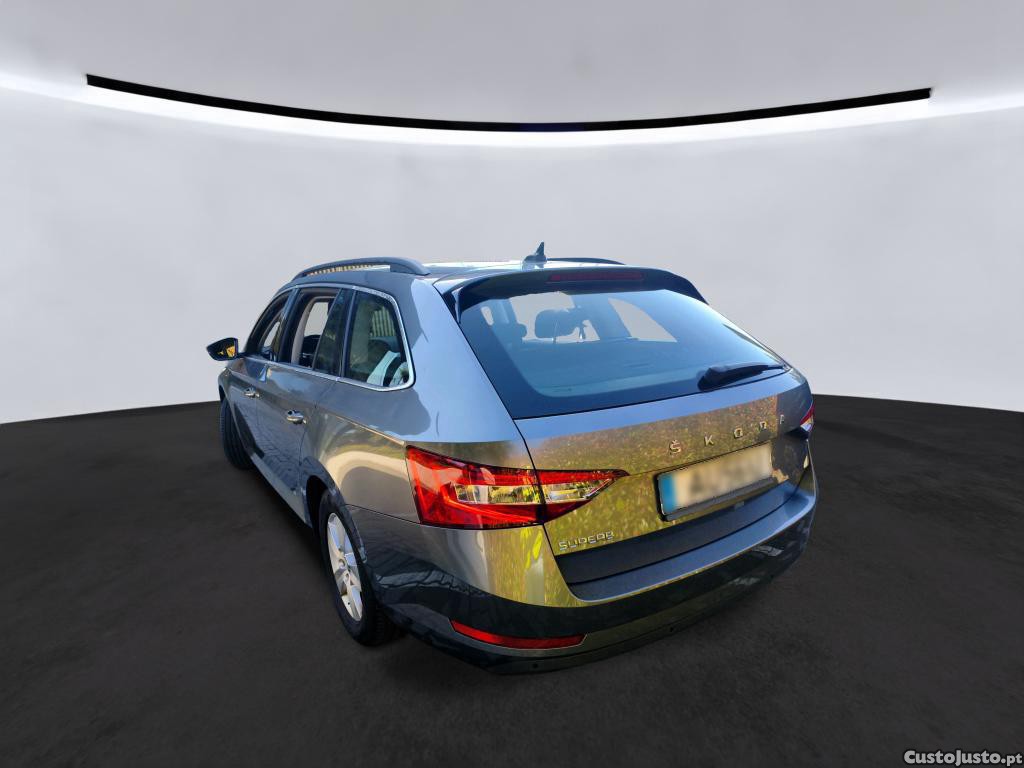 Skoda Superb Break 2.0 TDI Ambition DSG 150cv — fotografia 21