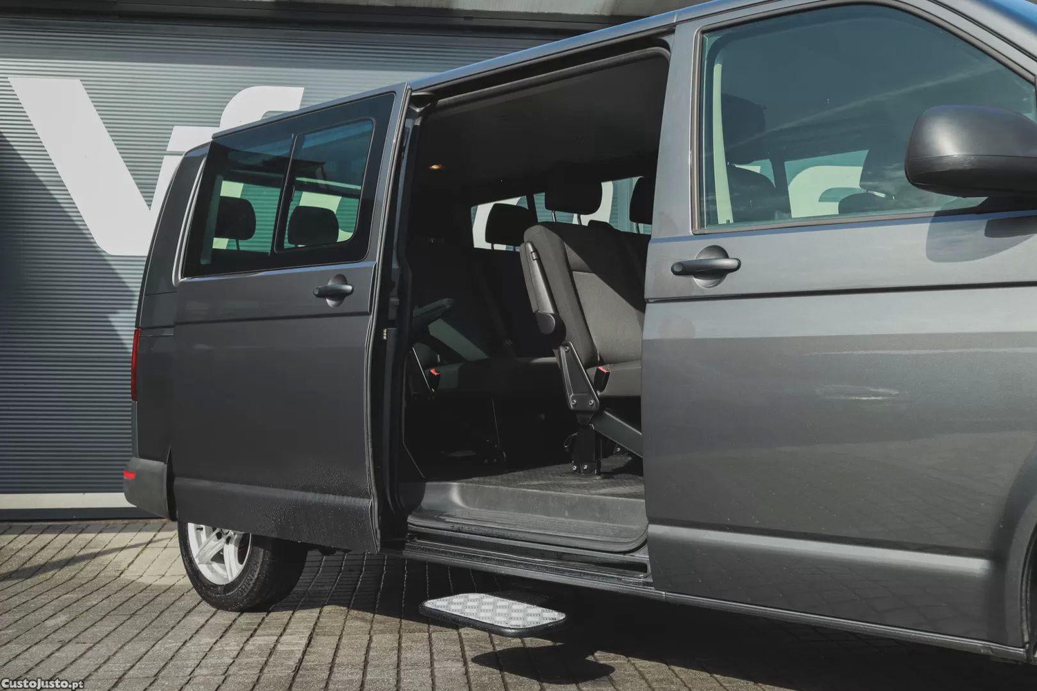 Volkswagen Transporter 2.0 tdi longa 9 lug — fotografia 11