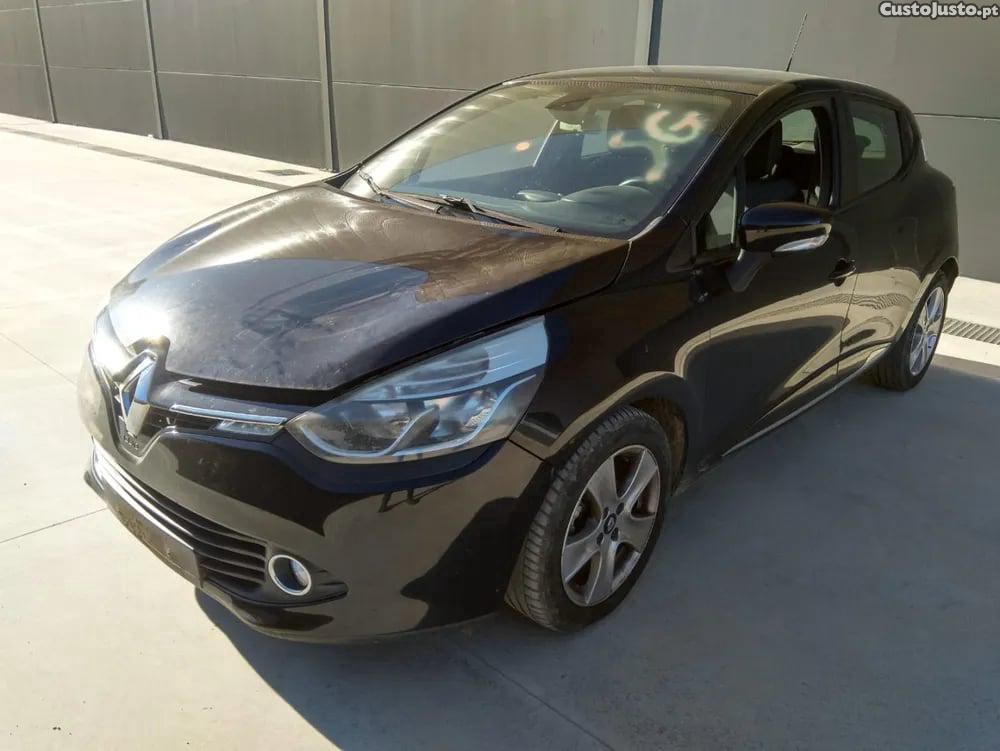 Renault Clio 0.9 TCe 90 (BHNF, BHMA, BHMH, BHJK, BHJR) (66 kW / 90 cv) [11.2012 - 08.2021] - 12 foto 2