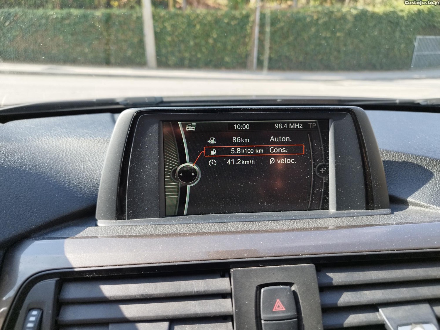 BMW 318 2.0 touring — fotografia 2