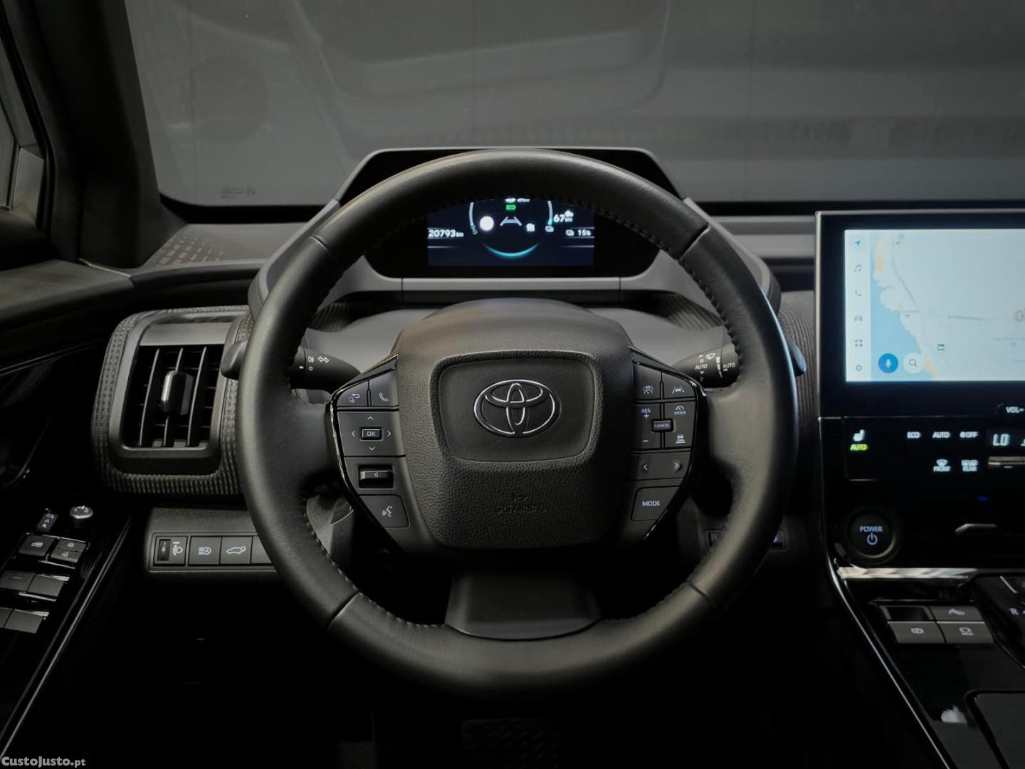 Toyota bZ4X 71,4 kWh Exclusive — fotografia 3
