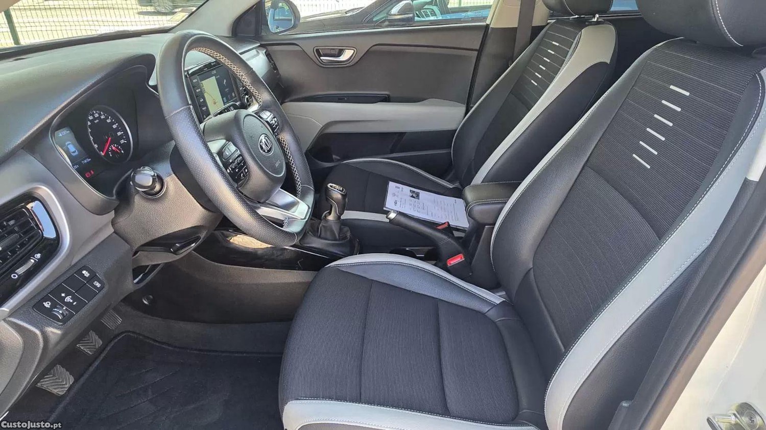 Kia Stonic 1.0 t-gdi - 120 cv — fotografia 10
