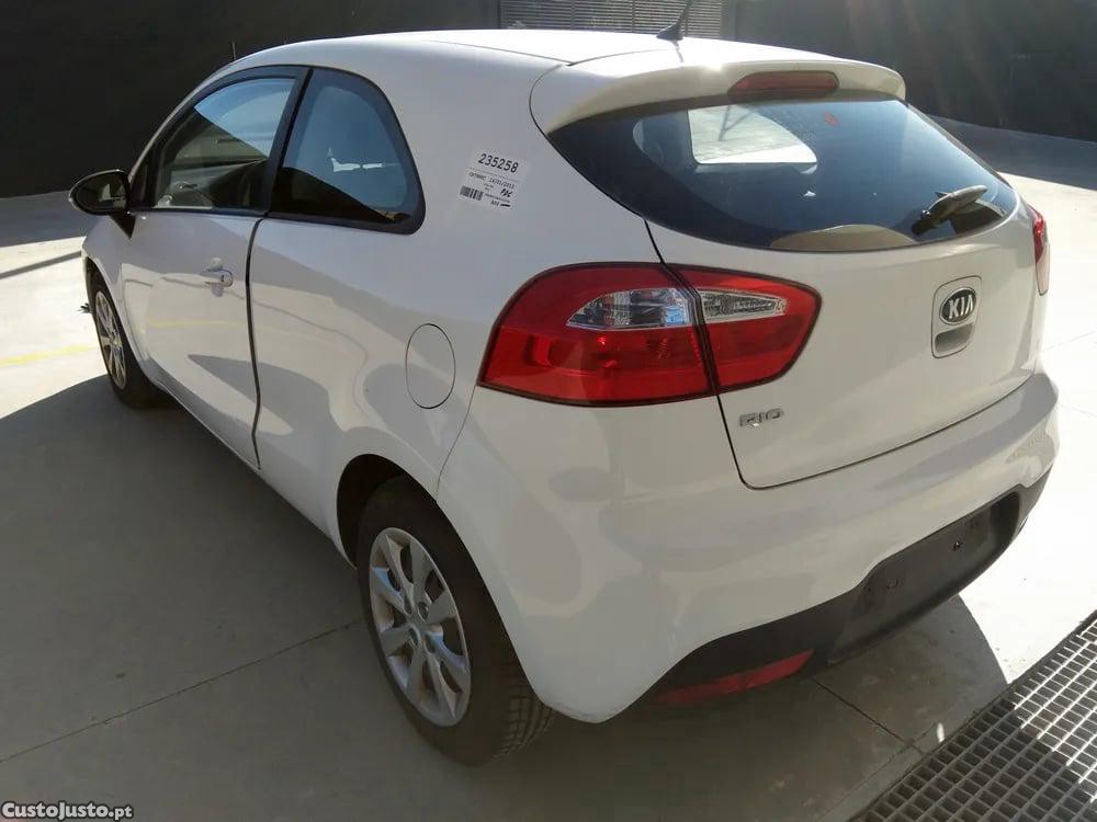 Kia Rio 1.2 CVVT (62 kW / 84 cv) [09.2011 - 12.2017] - 13 foto 4