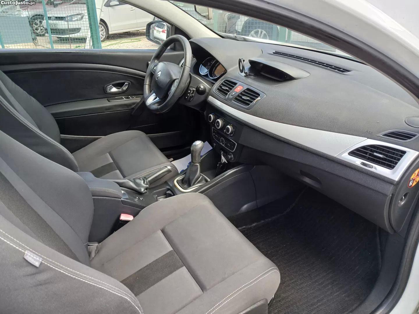 Renault Mégane 1.5 dci dynamique — fotografia 4