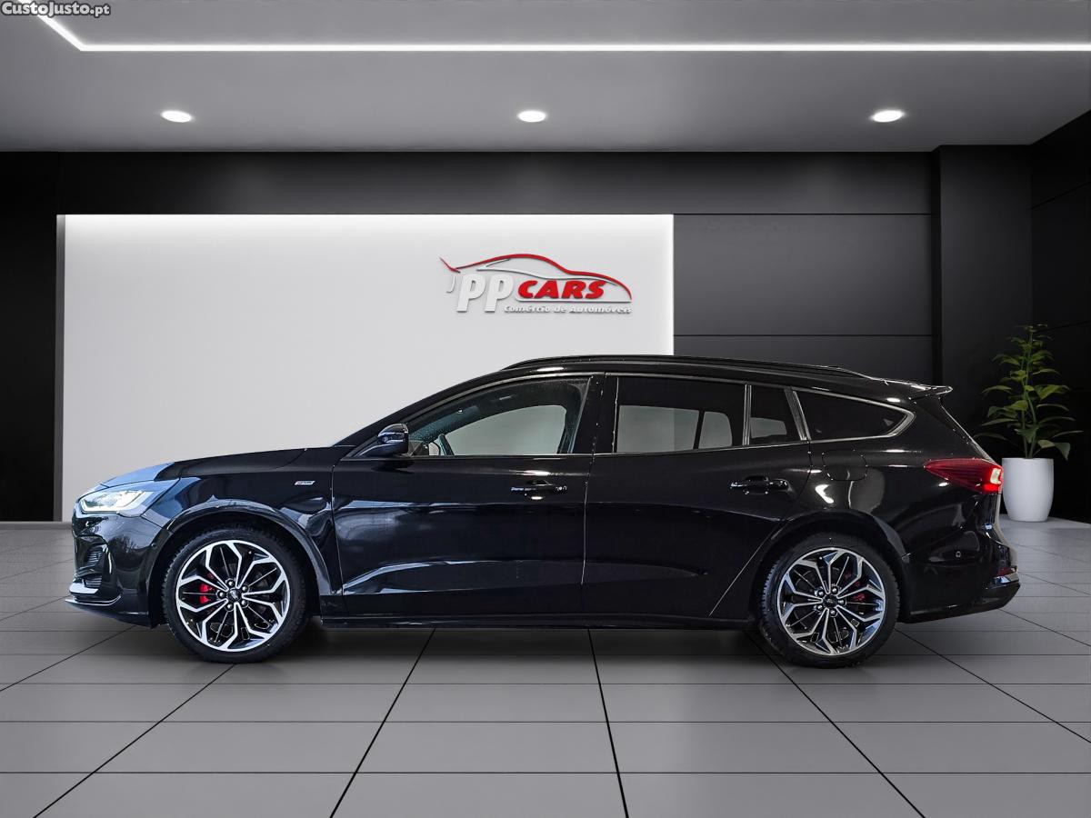 Ford Focus 1.0 EcoBoost MHEV ST — fotografia 9