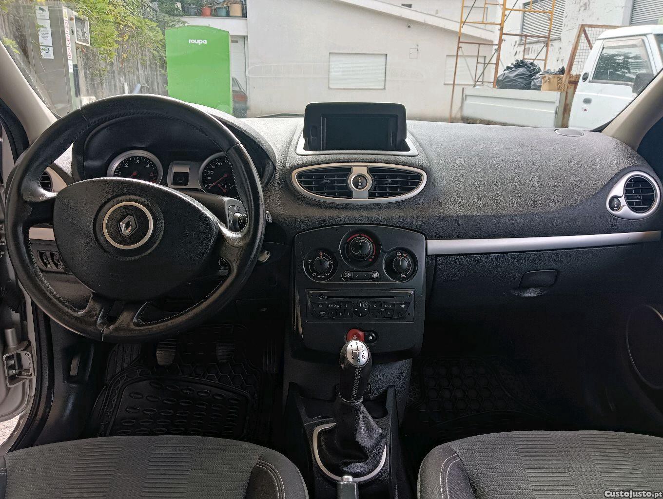 Renault Clio 1.5 dci — fotografia 5