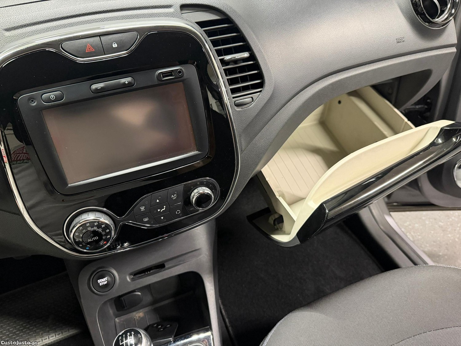Renault Captur 1.5 dCi Exclusive — fotografia 13