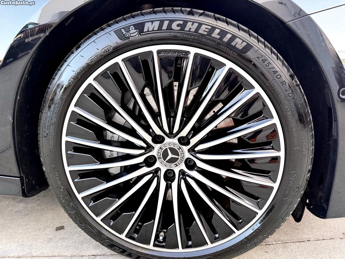 Mercedes-Benz E 300 AMG Package Plug-In Hybrid — fotografia 13