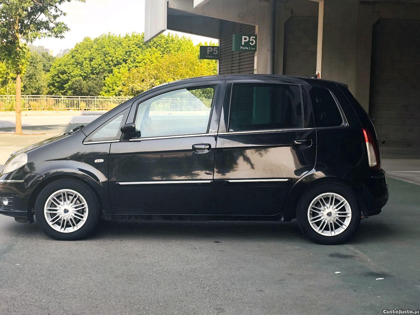 Lancia Musa 1.3 MultiJet — fotografia 9