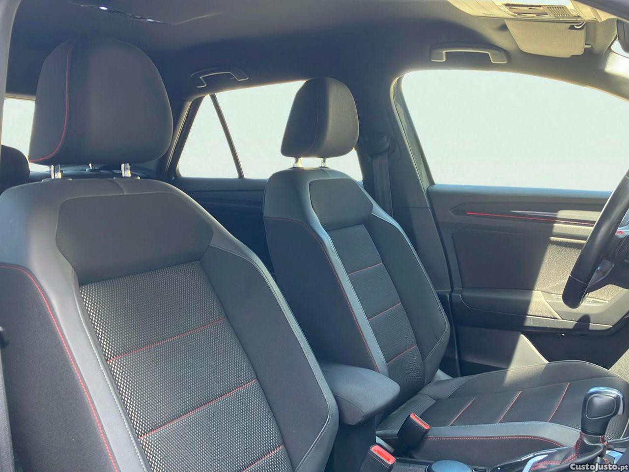 Volkswagen T-Roc 1.5 TSI Sport DSG — fotografia 4