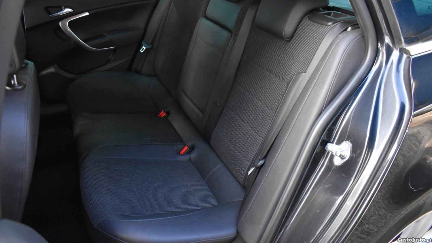 Opel Insignia Sport Tourer 2.0 CDT — fotografia 4