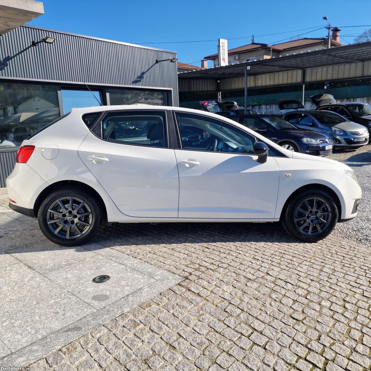 SEAT Ibiza 1.2 12V Style — fotografia 14