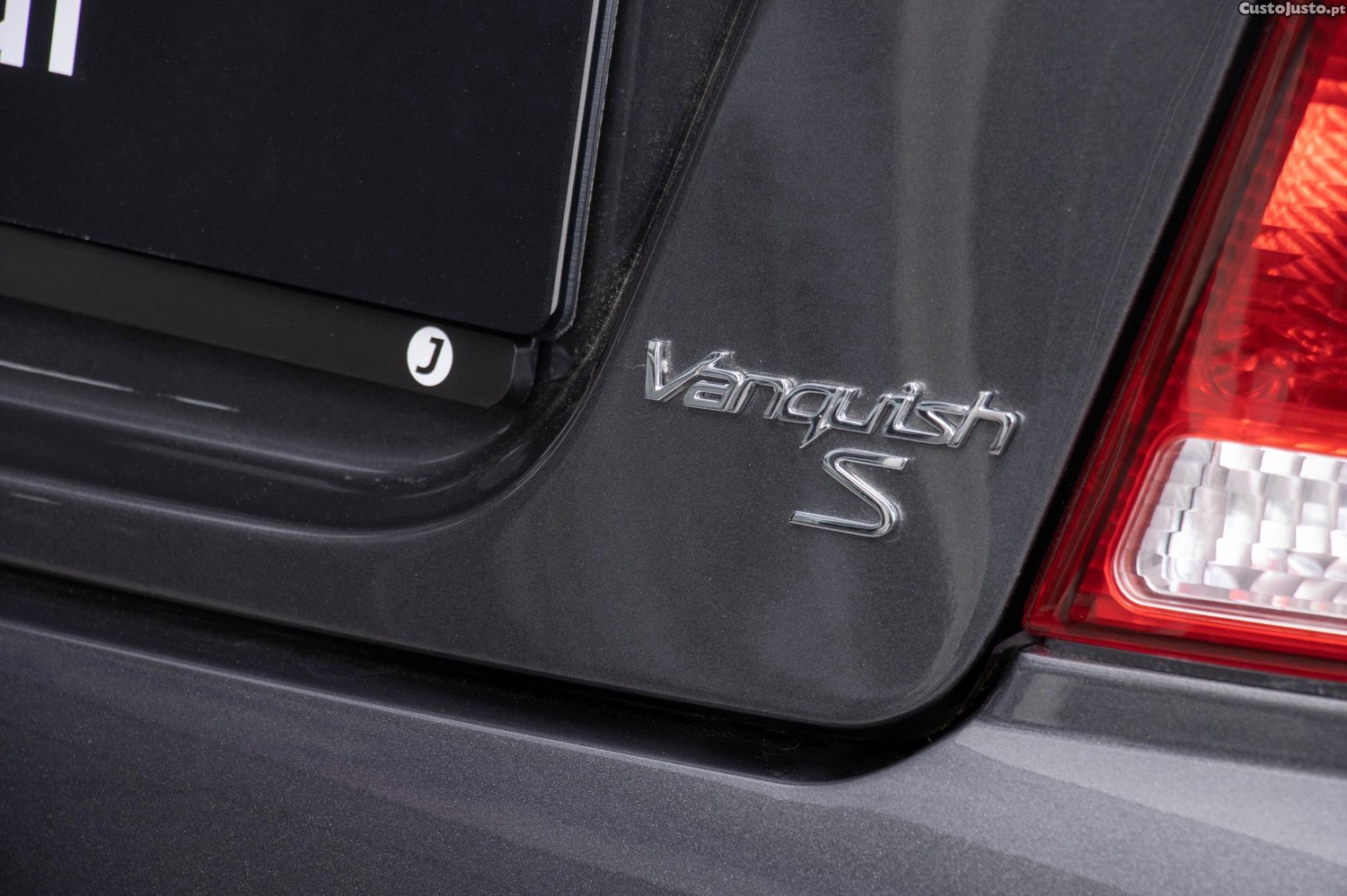 Aston Martin V12 Vanquish S — fotografia 8