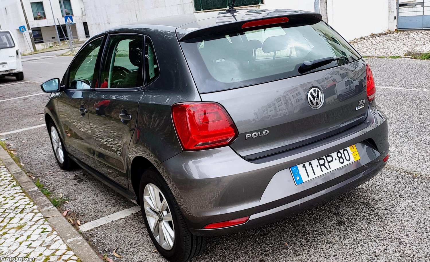 Volkswagen Polo 1.4 TDi Confortline Nacional — fotografia 4
