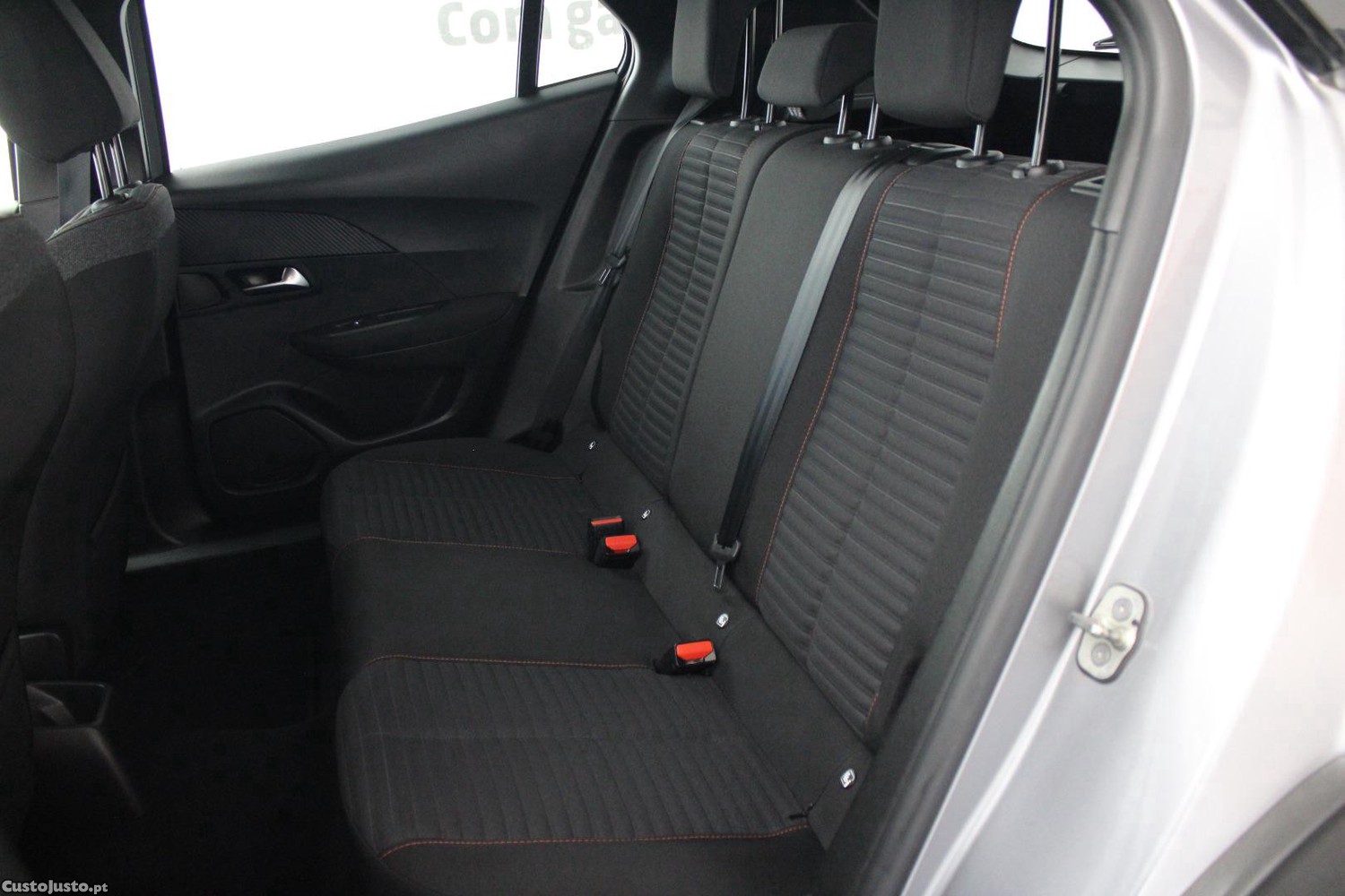 Peugeot 2008 1.5 BHDI ACTIVE — fotografia 6