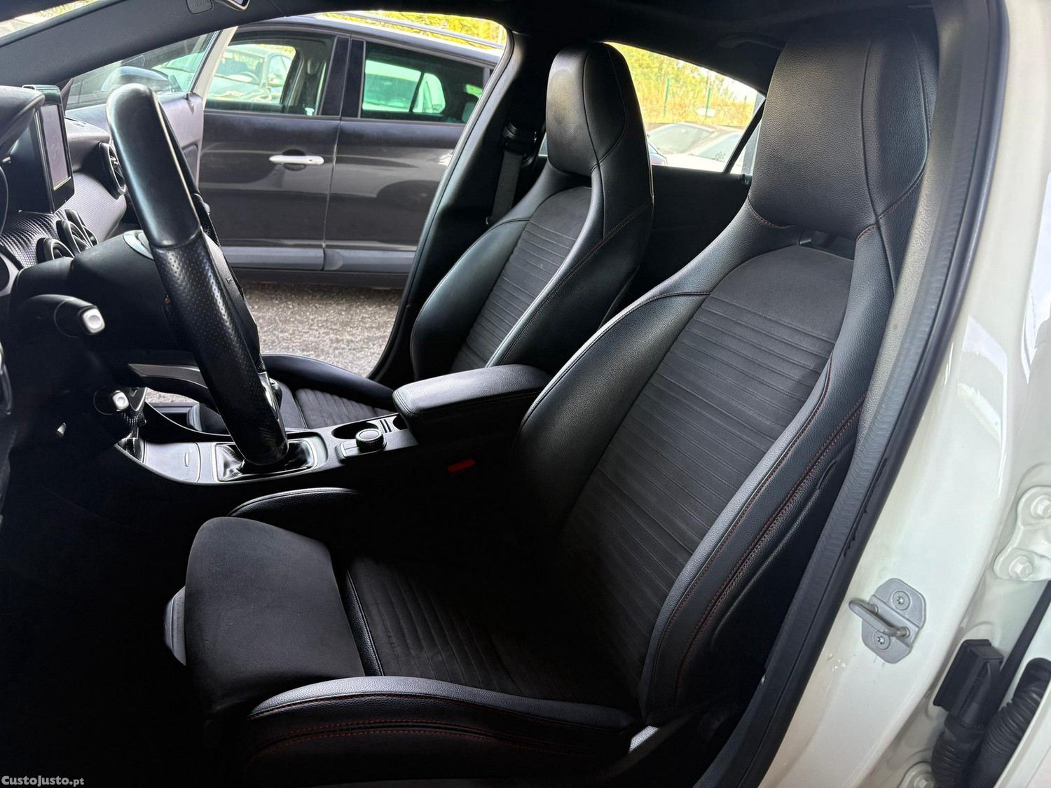 Mercedes-Benz A 180 d AMG Line — fotografia 13