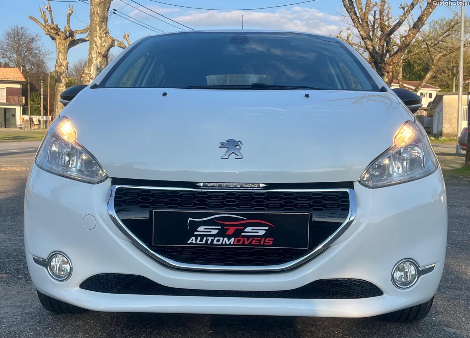 Peugeot 208 Allure — fotografia 9