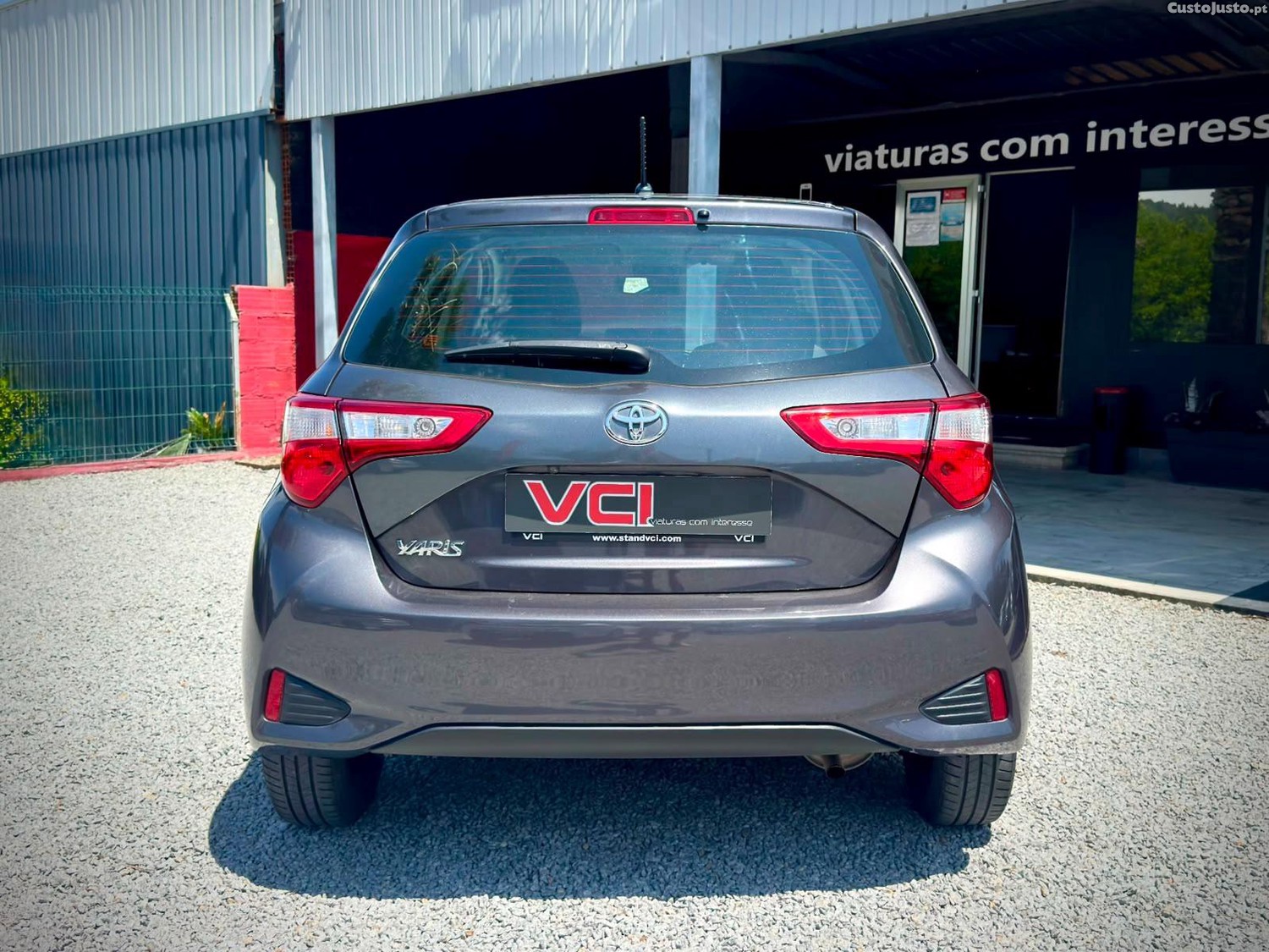 Toyota Yaris 1.0 VVT-I — fotografia 9