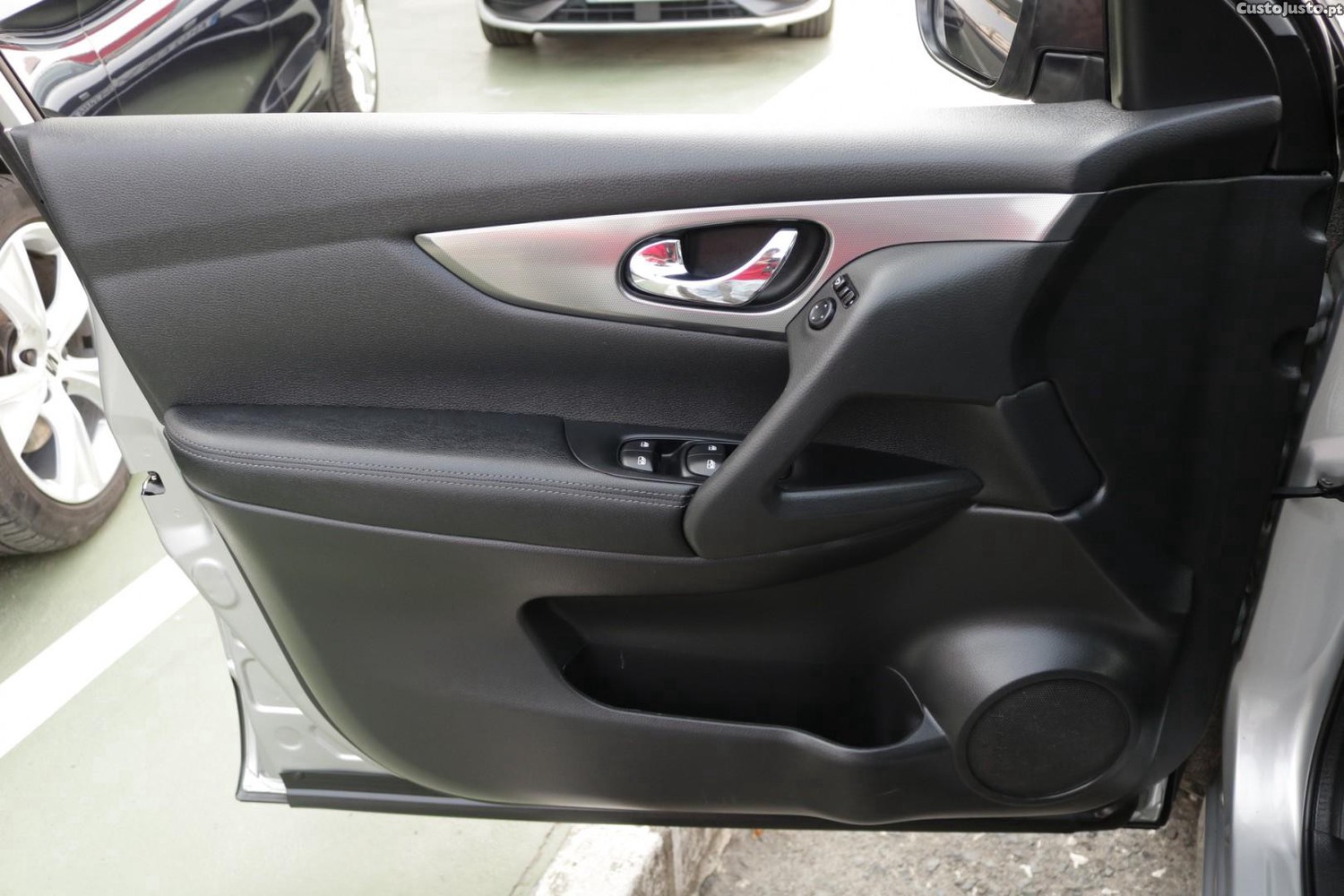 Nissan Qashqai 1.5 DCI N-Connecta 115cv — fotografia 30