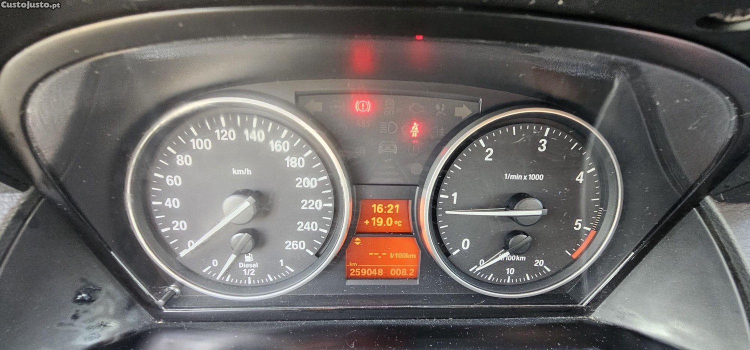 BMW X1 Sdrive 18D — fotografia 2