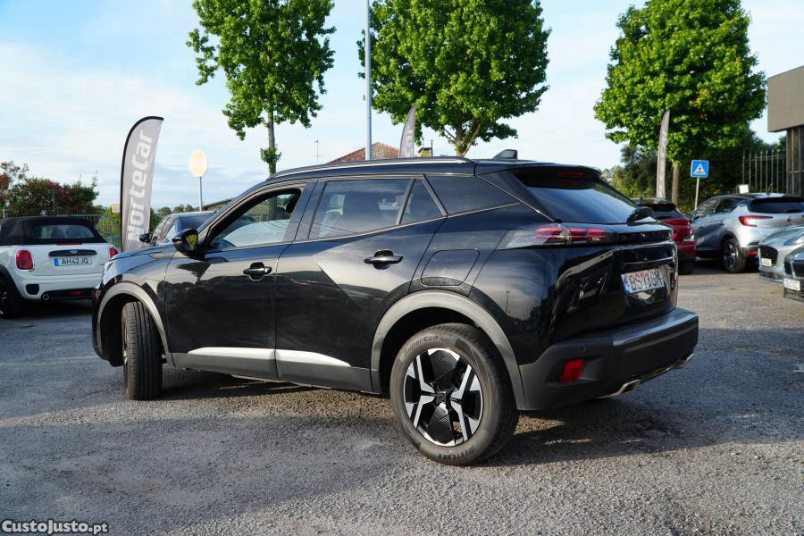 Peugeot 2008 PureTech 130 EAT8 Al — fotografia 11