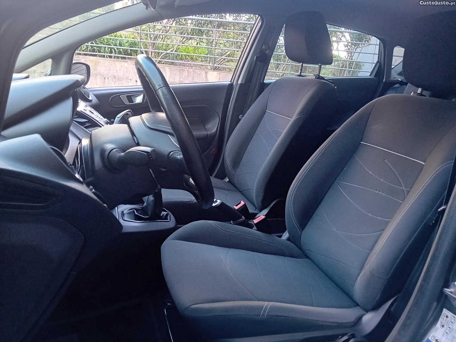 Ford Fiesta 1.25 Ambiente — fotografia 4