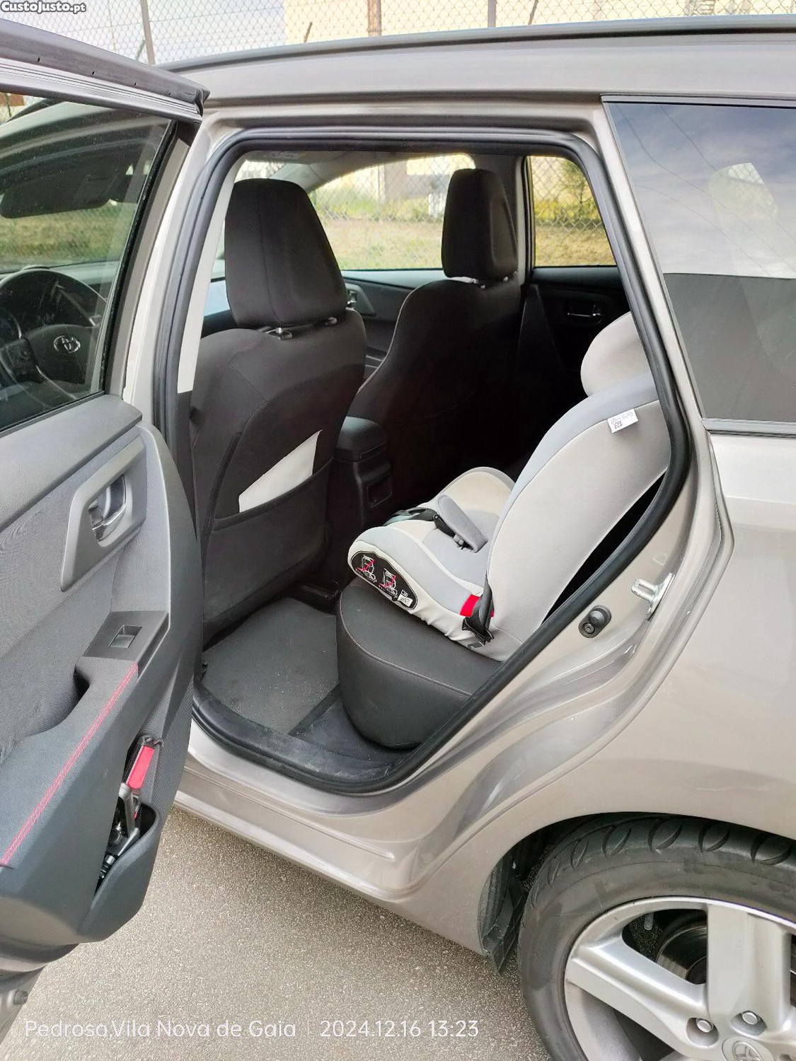 Toyota Auris 1.4 D-4D — fotografia 6
